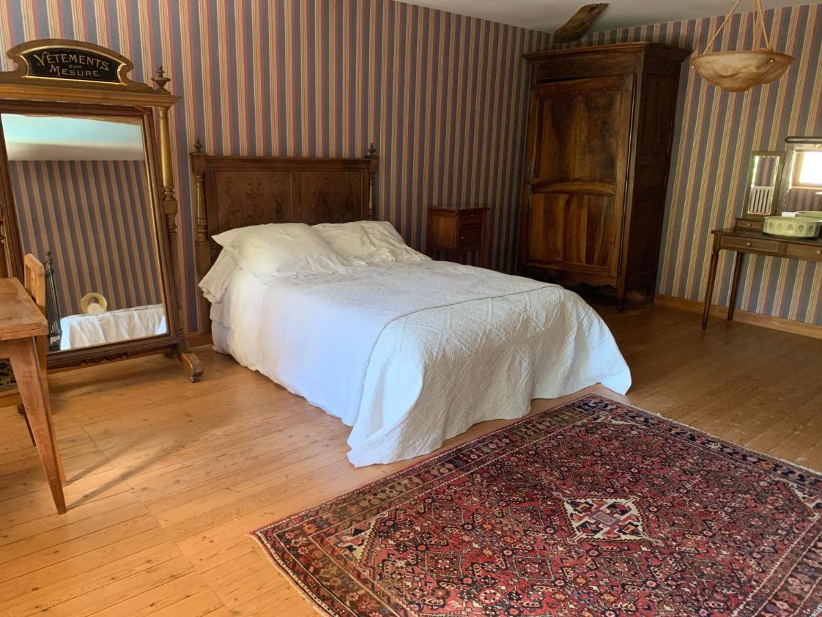 Buisson Gite Et Chambre D'Hote Laruscade Extérieur photo